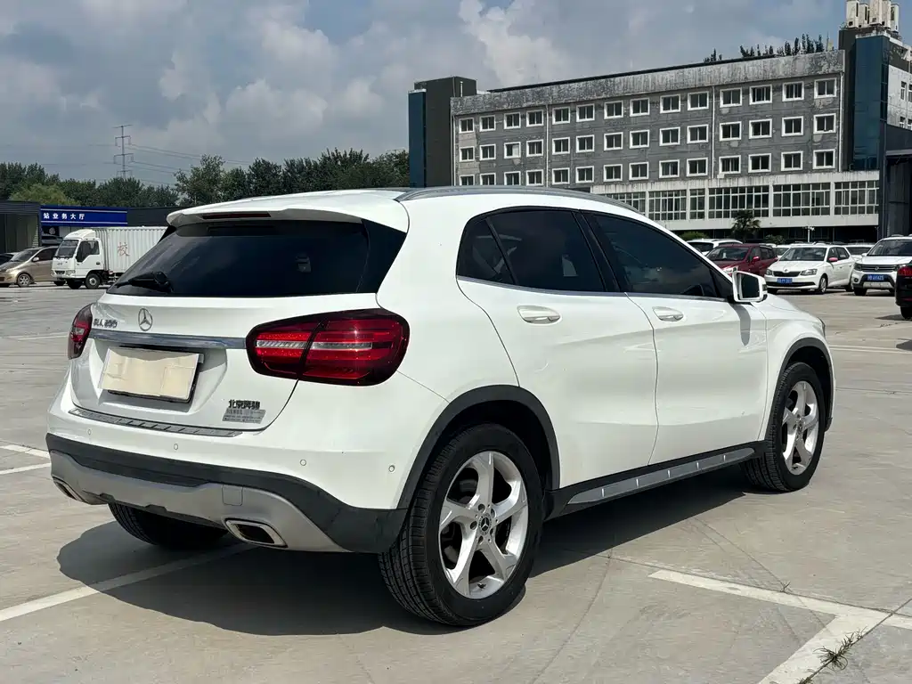 Mercedes-Benz GLA — миниатюра 7