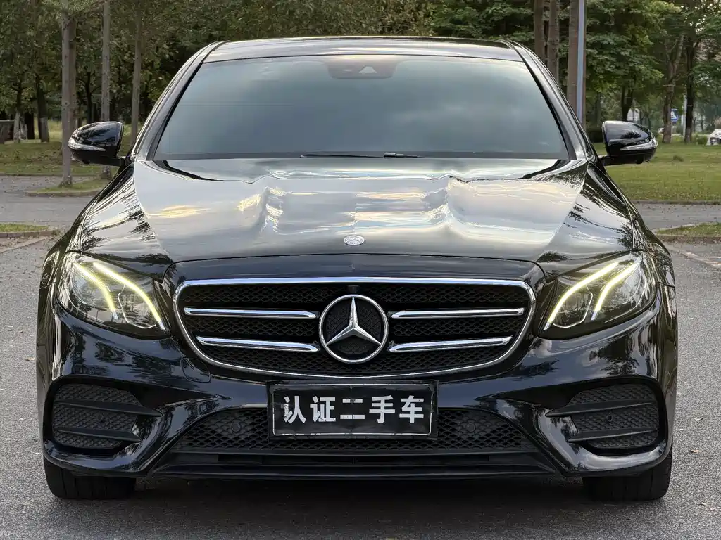 Mercedes-Benz E-Class — миниатюра 2