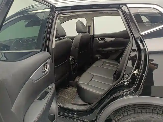 Nissan Qashqai — миниатюра 13