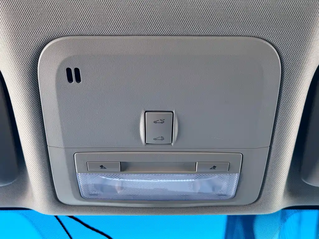 Chevrolet Monza 320 Auto Delight Sunroof Edition, фото 30