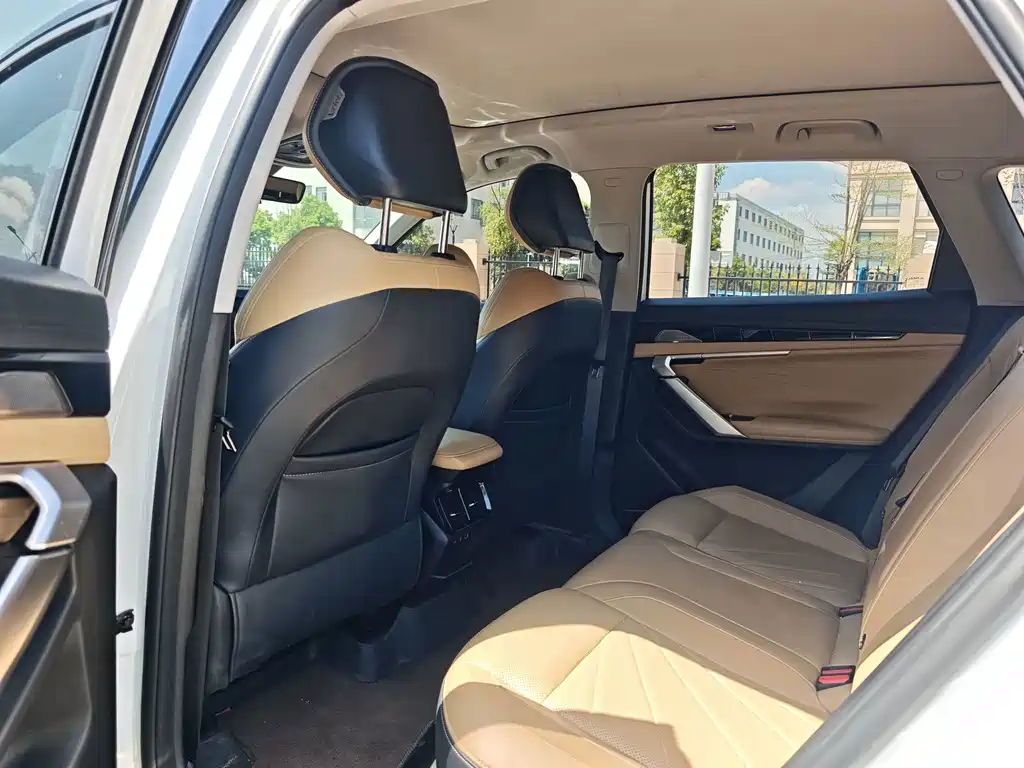 Geely Boyue L — миниатюра 6