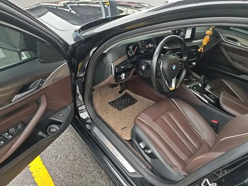 BMW 5 Series — миниатюра 16