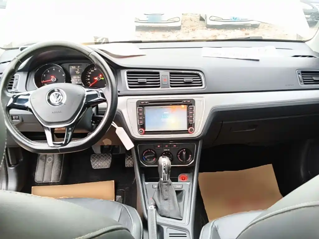Volkswagen Lavida — миниатюра 10