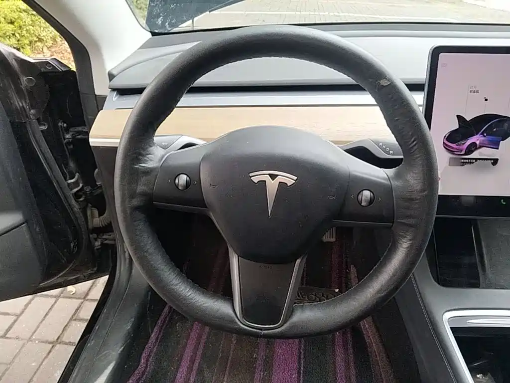Tesla Model 3 — миниатюра 11