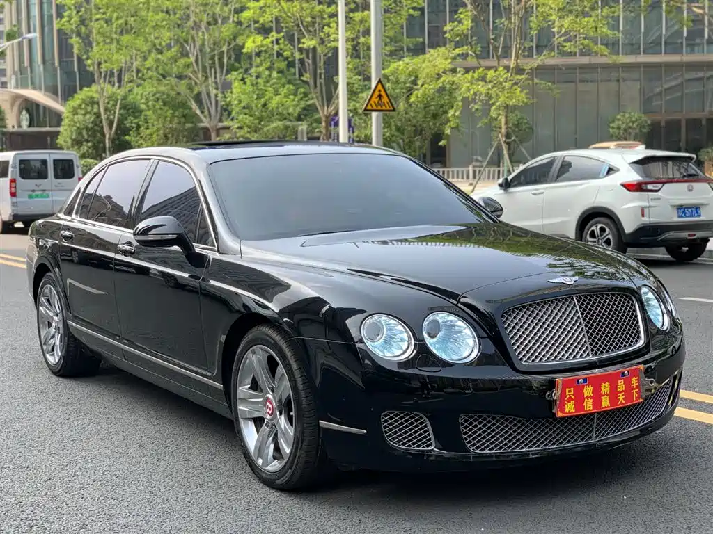 Bentley Flying Spur 2010 6.0T мест