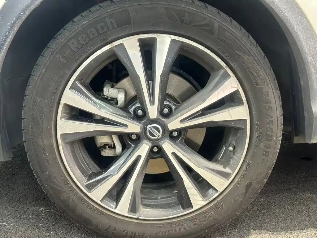 Nissan Qashqai — миниатюра 16