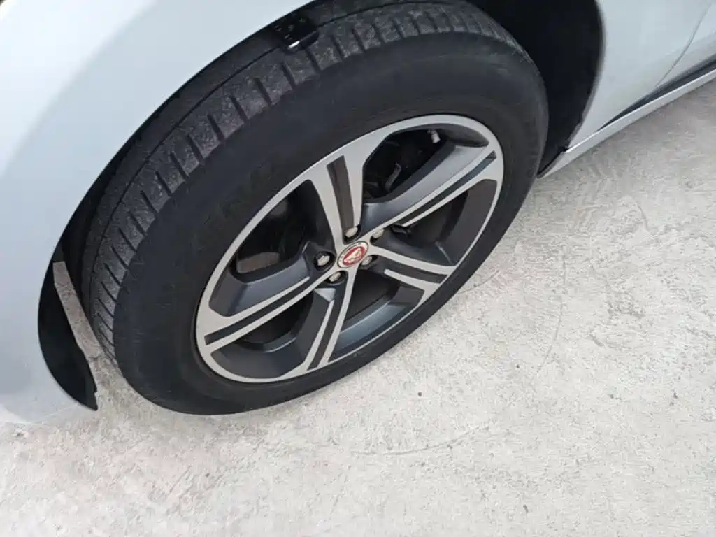 Jaguar F-PACE — миниатюра 23