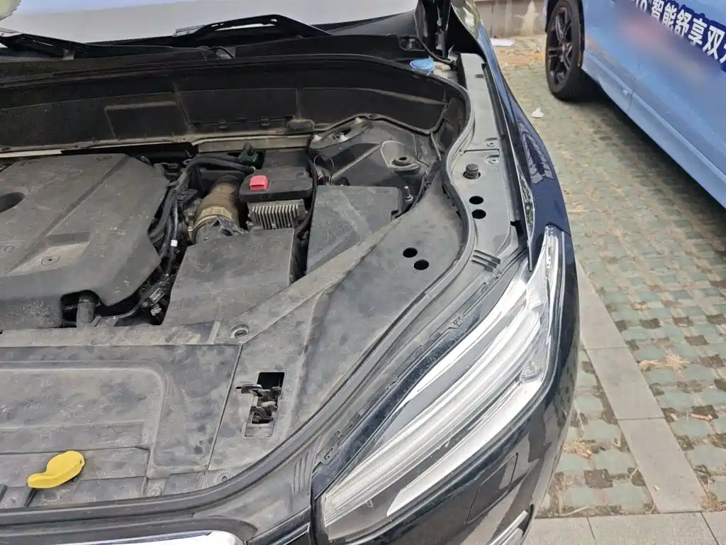 Volvo XC90 — миниатюра 20