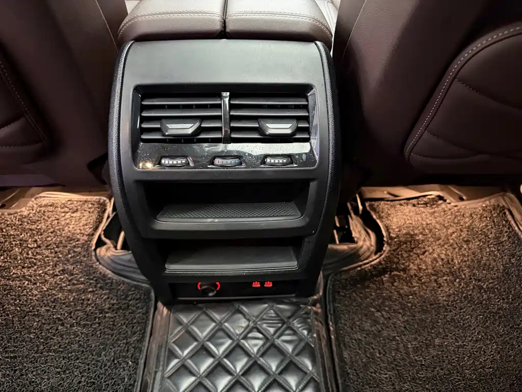 BMW X5 — миниатюра 12