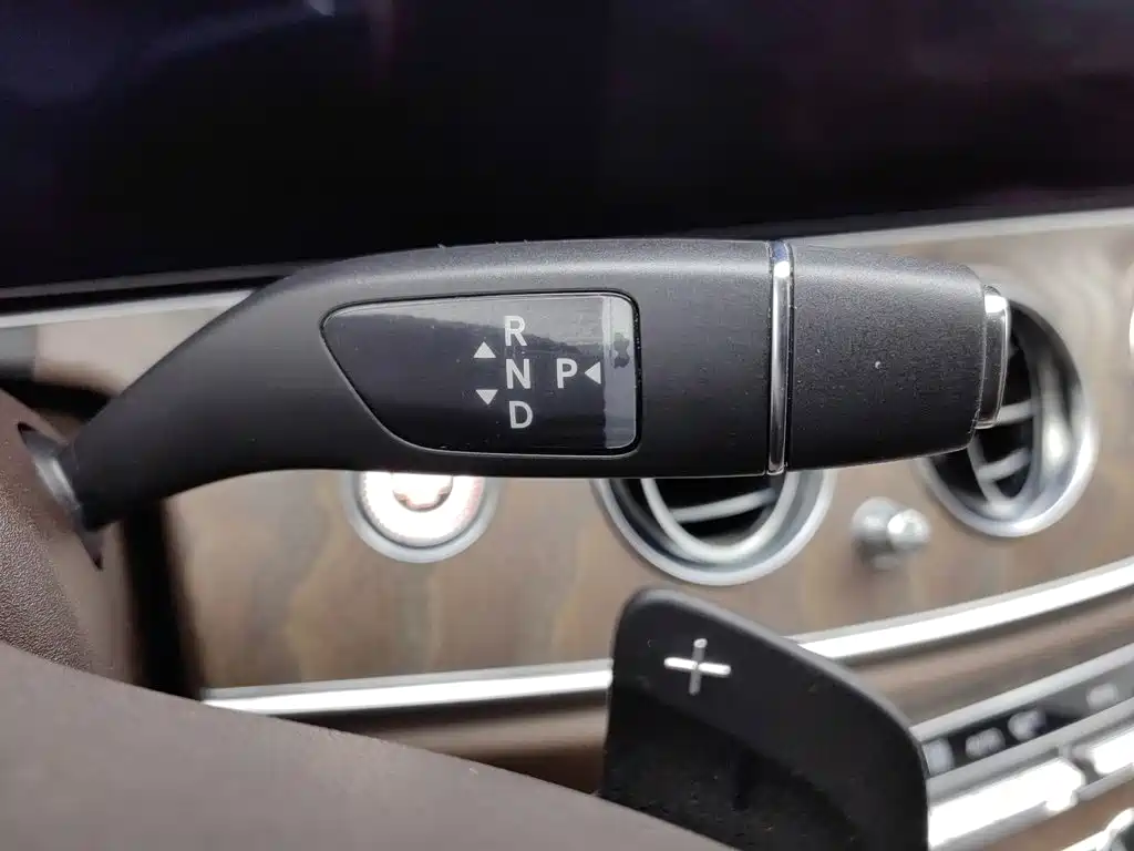 Mercedes-Benz E-Class — миниатюра 13