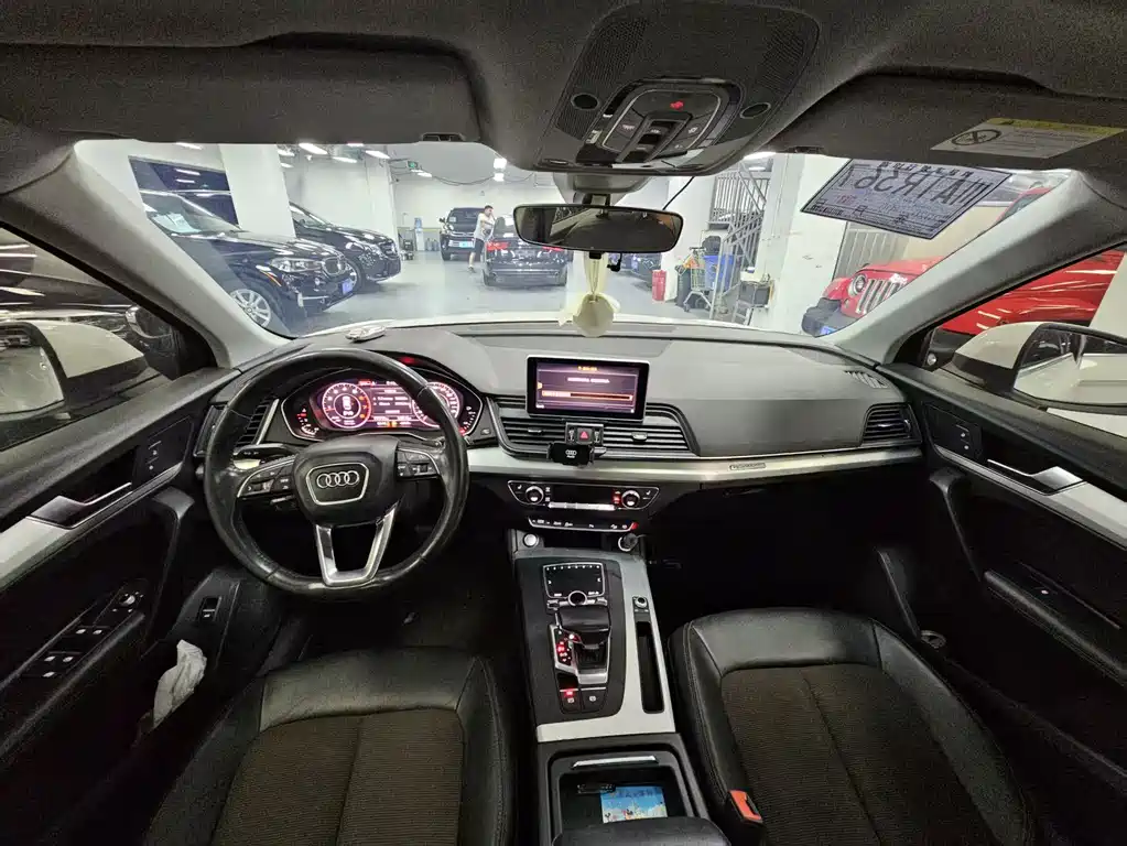 Audi Q5L 2018 40 TFSI Fashion V