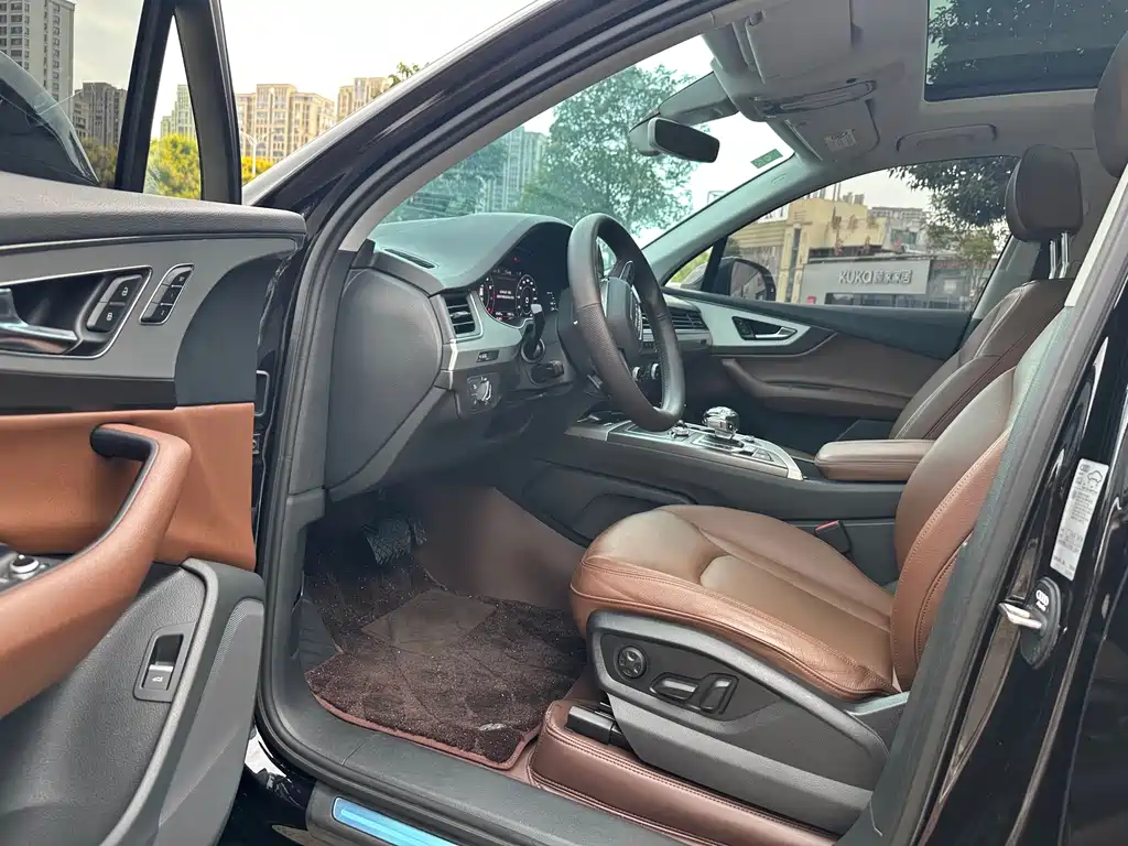 Audi Q7 — миниатюра 7