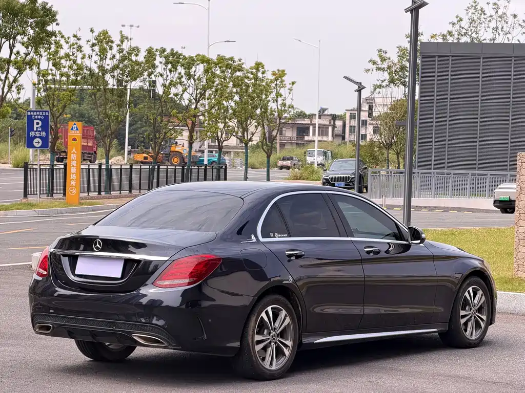 Mercedes-Benz C-Class — миниатюра 4