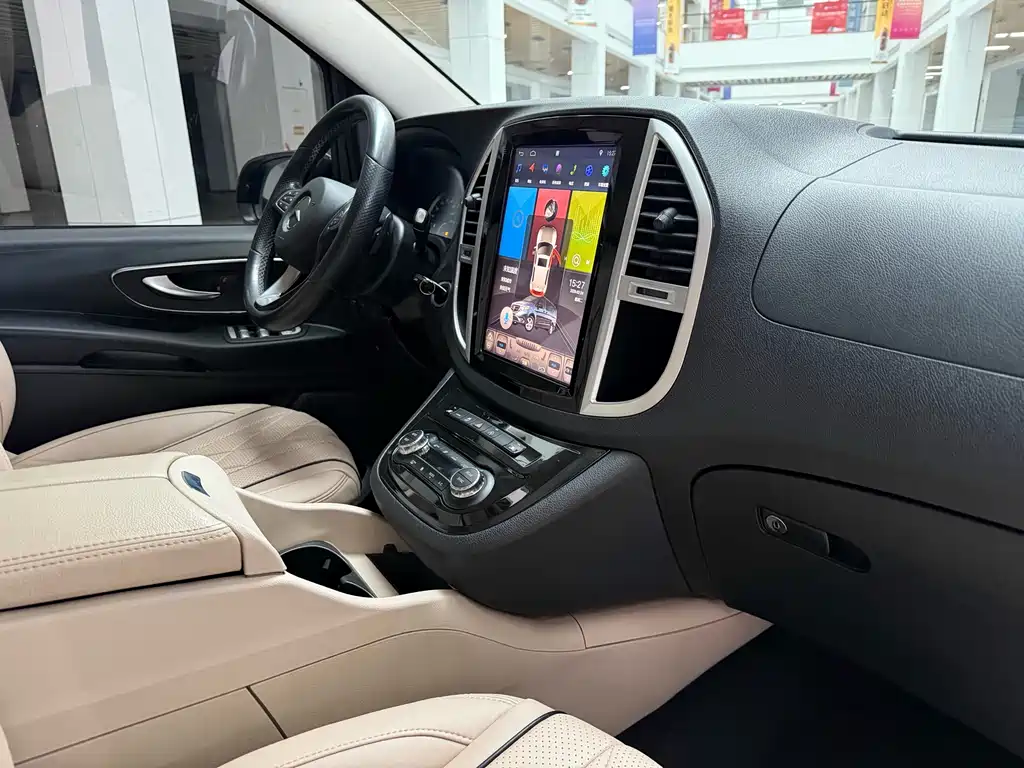 Mercedes-Benz Vito 2020 2.0T 7 мест