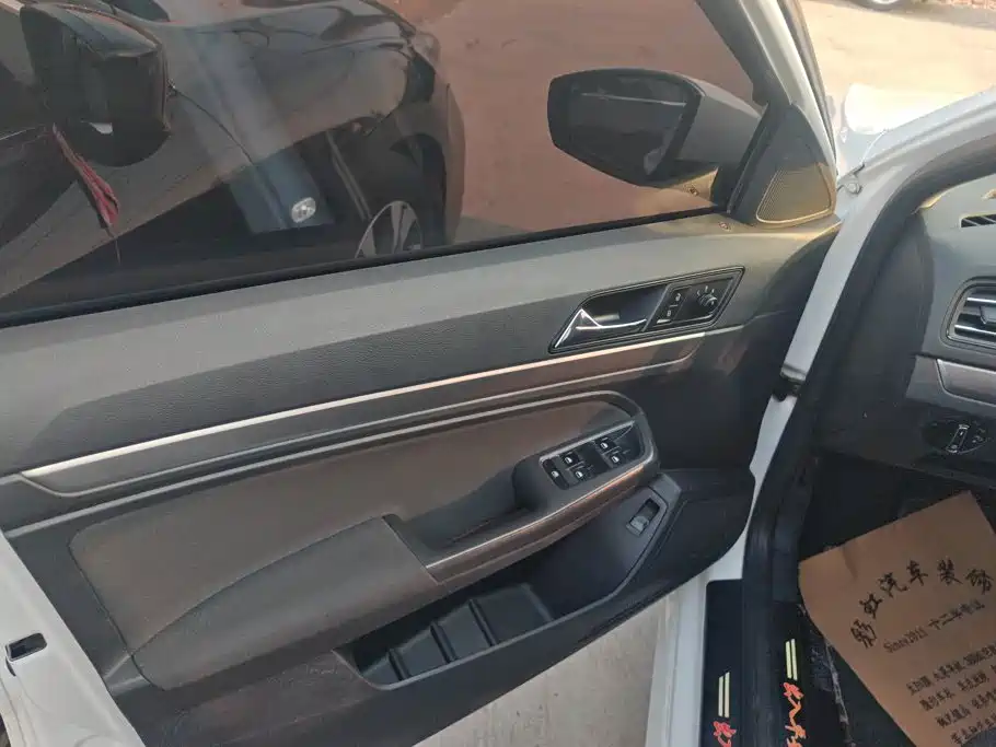 Volkswagen Lavida — миниатюра 7