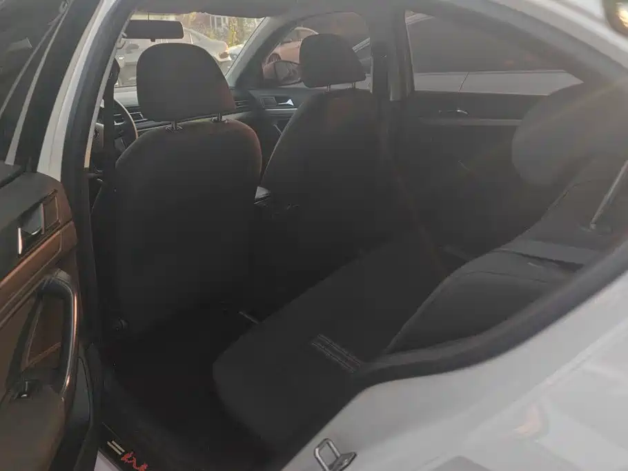 Volkswagen Lavida — миниатюра 11