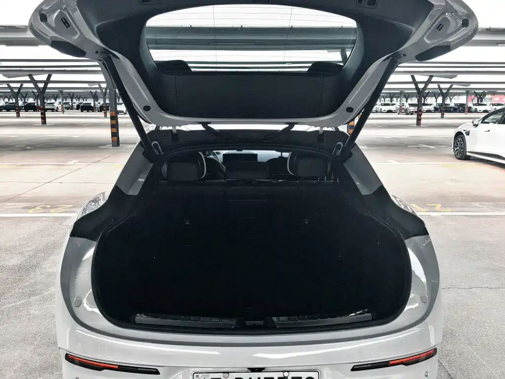 Zeekr Крайний Криптон 007 GT — миниатюра 9