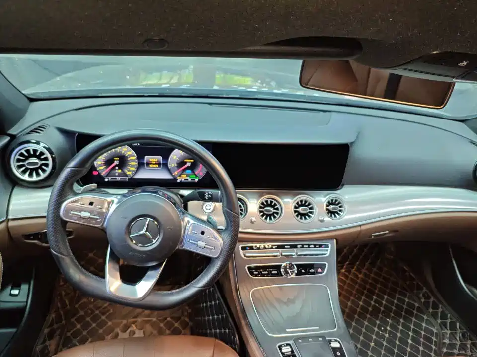 Mercedes-Benz E-Class (Import) — миниатюра 6