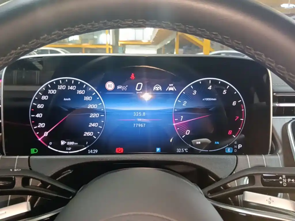 Mercedes-Benz E-Class — миниатюра 12
