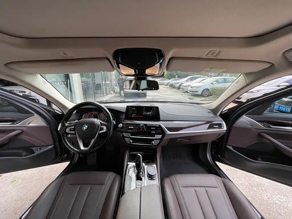 BMW 5 Series Facelift 525Li Luxury Package, фото 9