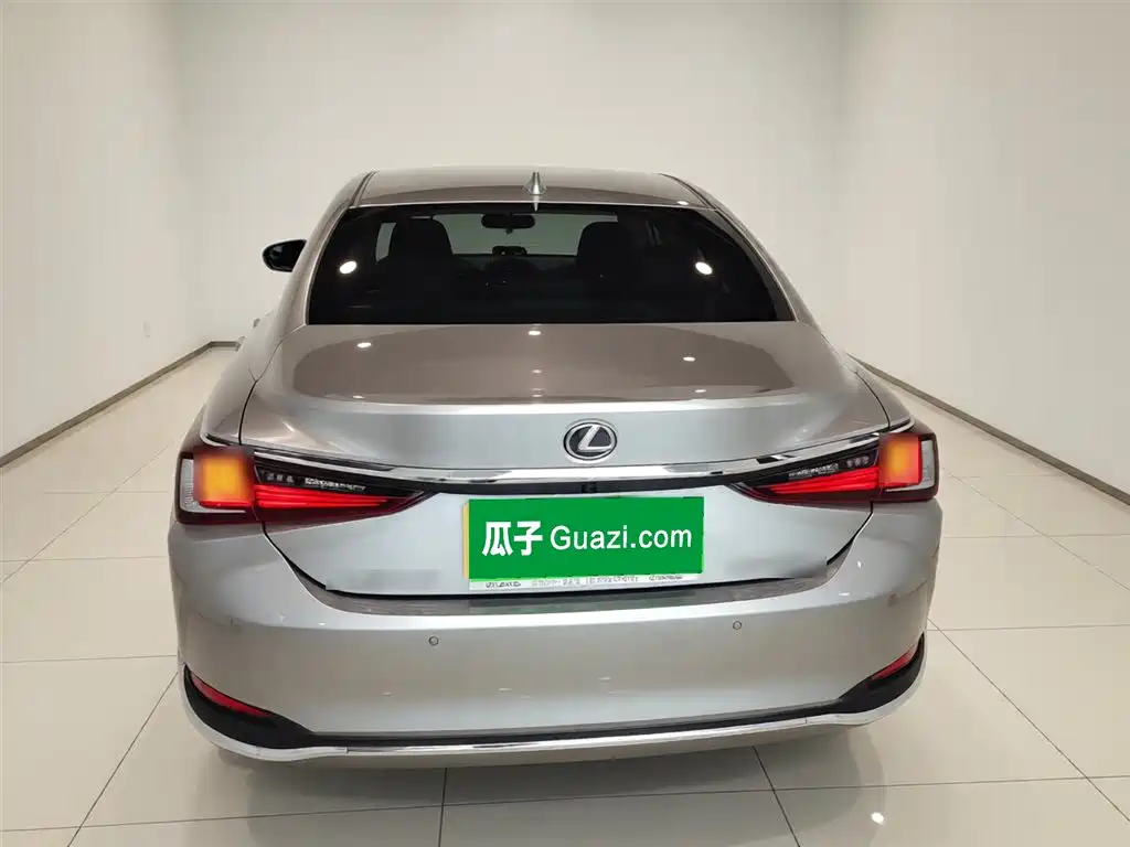Lexus ES 2022 200