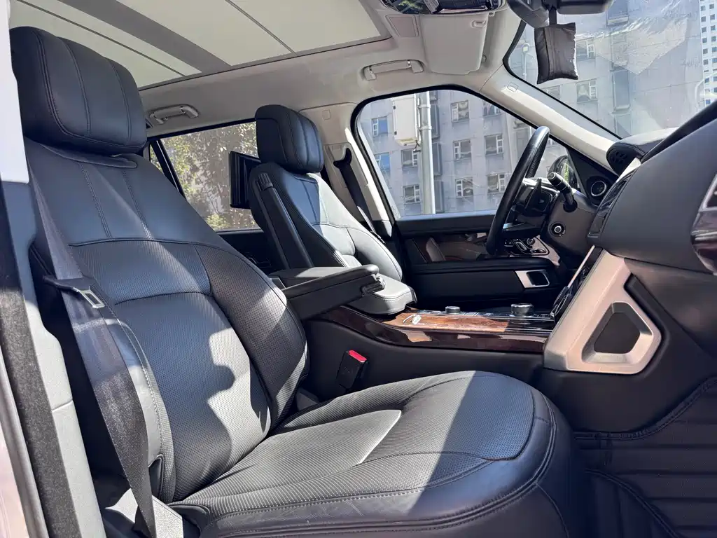 Land Rover Range Rover — миниатюра 17