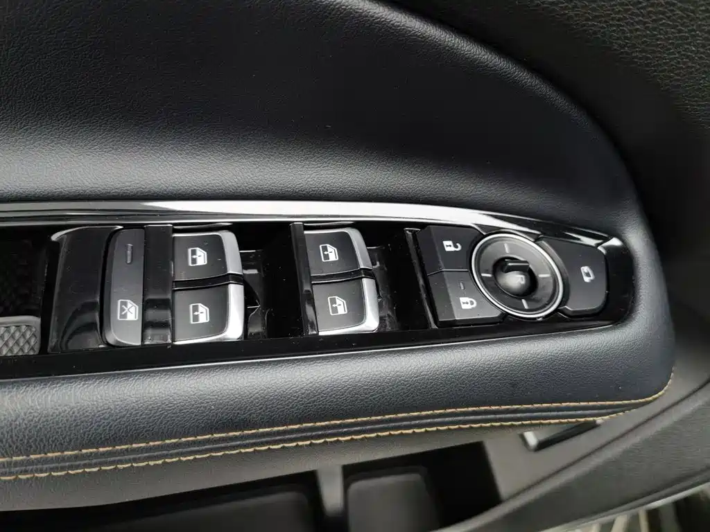 Ford Equator — миниатюра 9