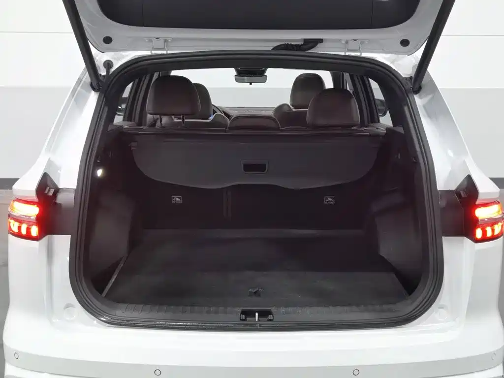 Geely Xingyue L — миниатюра 16