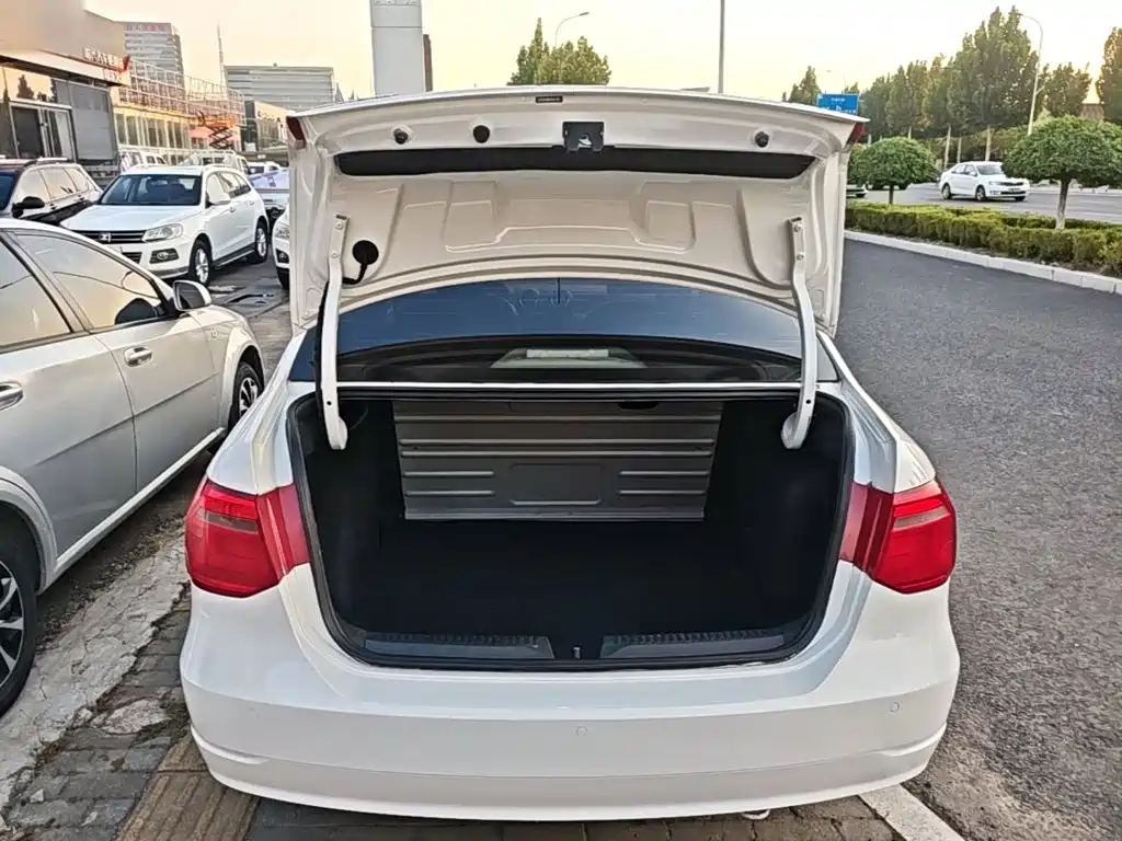 Volkswagen Jetta — миниатюра 19