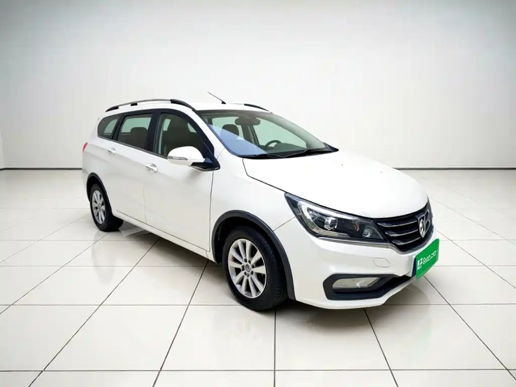 Baojun 310W — миниатюра 3