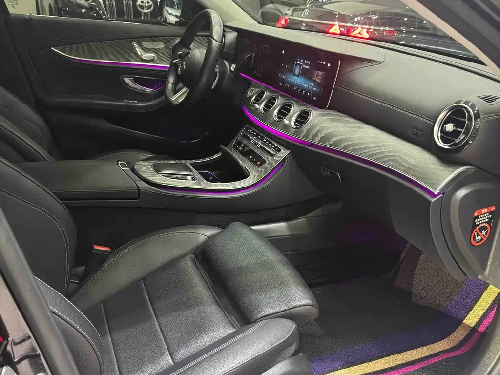 Mercedes-Benz E-Class — миниатюра 9