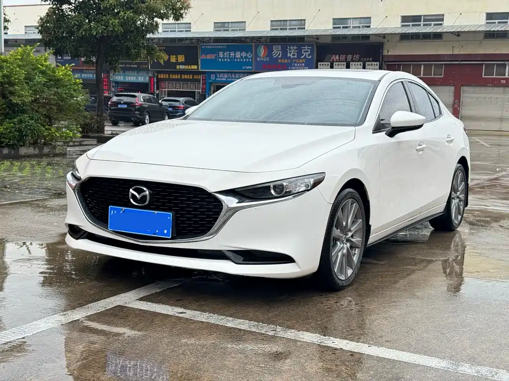 Mazda 3 Axela 2024