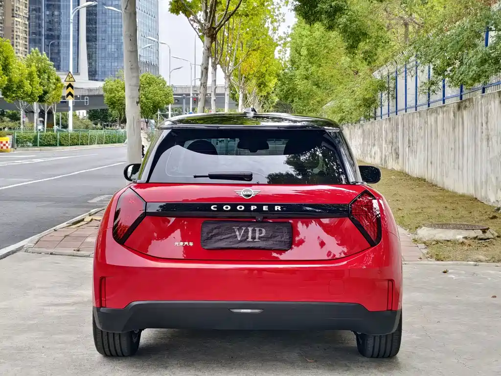 MINI MINI COOPER EV — миниатюра 4