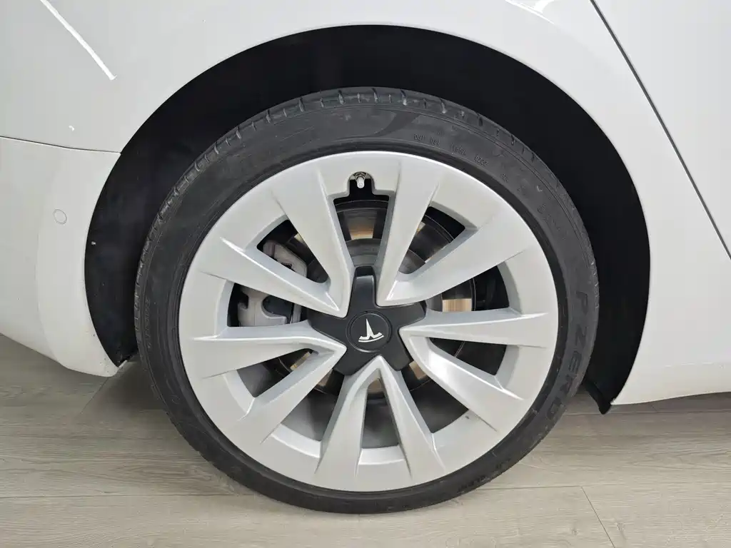 Tesla Model 3 — миниатюра 55
