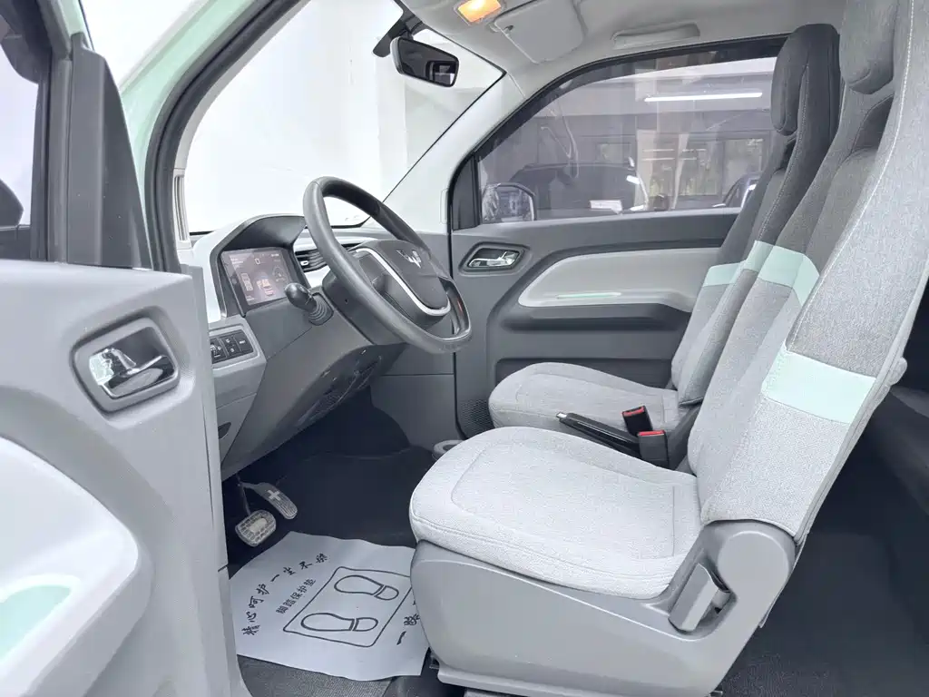 Wuling MINIEV — миниатюра 3