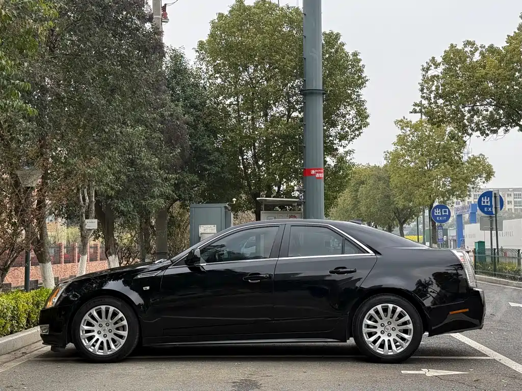 Cadillac CTS 2010 3.0 Luxury Sport