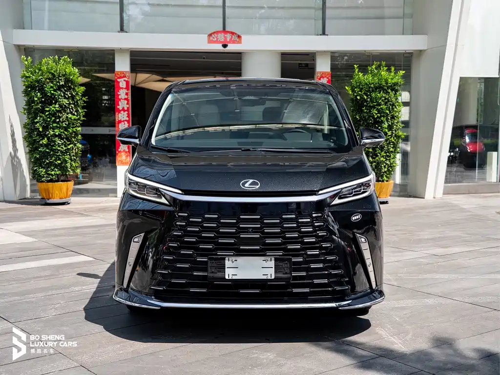 Lexus LM 2025 350h мест