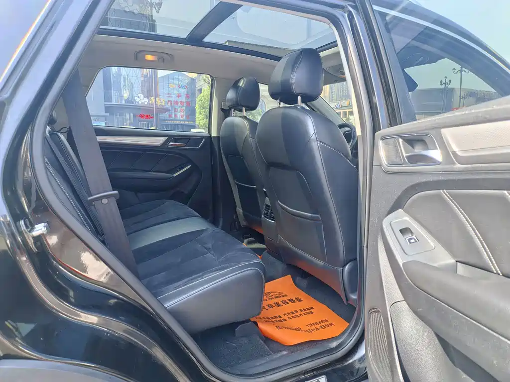 Roewe RX5 New Energy - фото 17