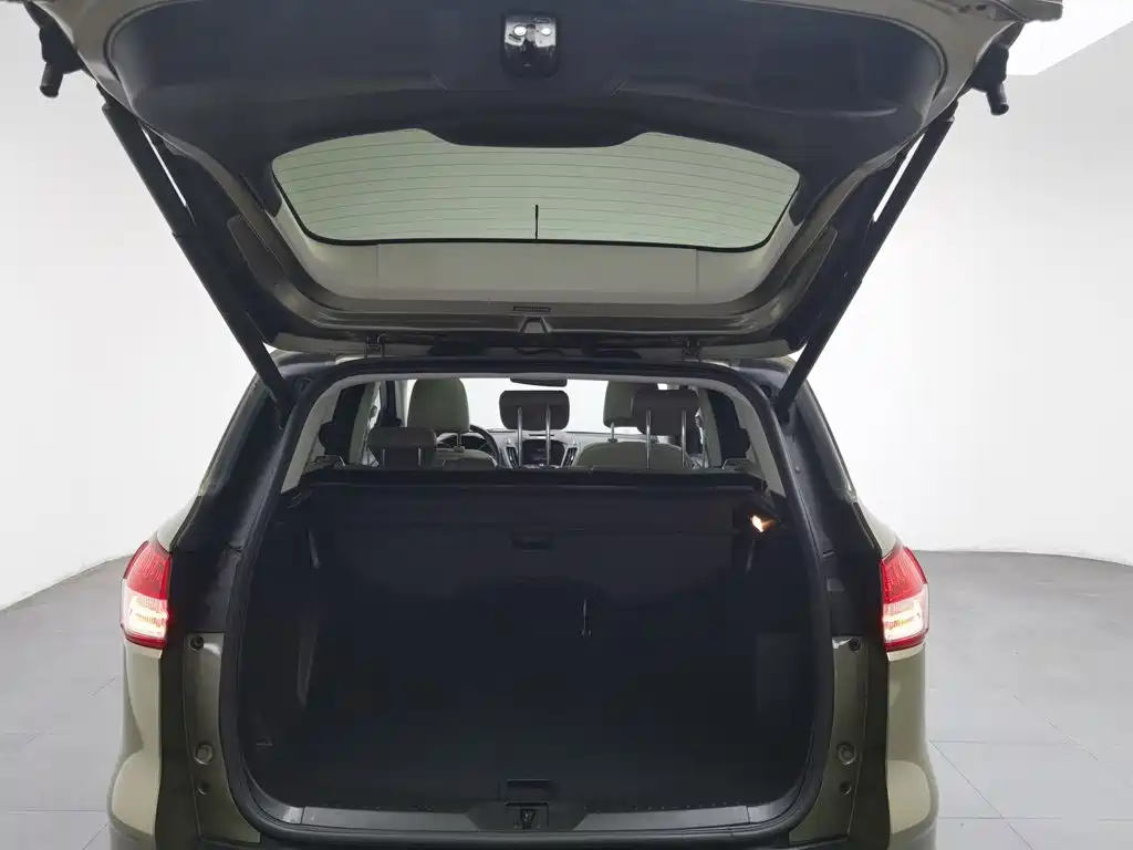 Ford Kuga — миниатюра 16