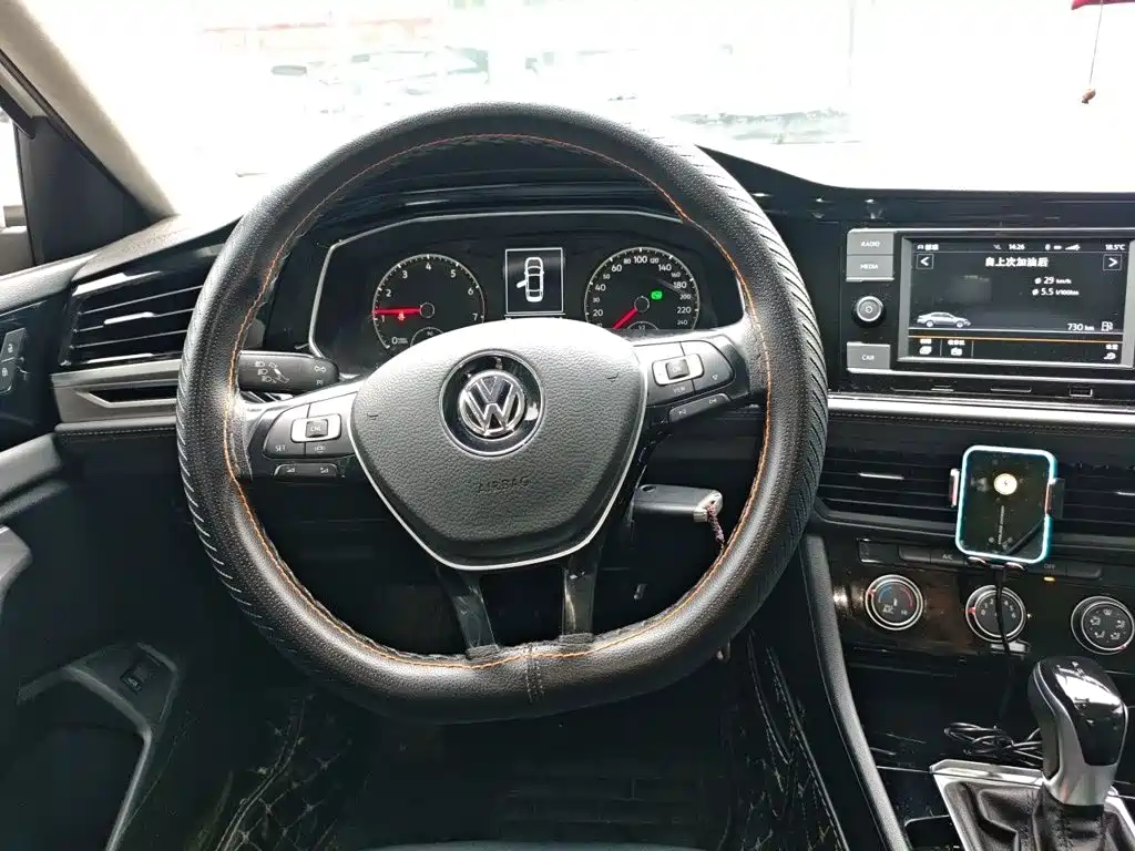 Volkswagen Sagitar — миниатюра 6