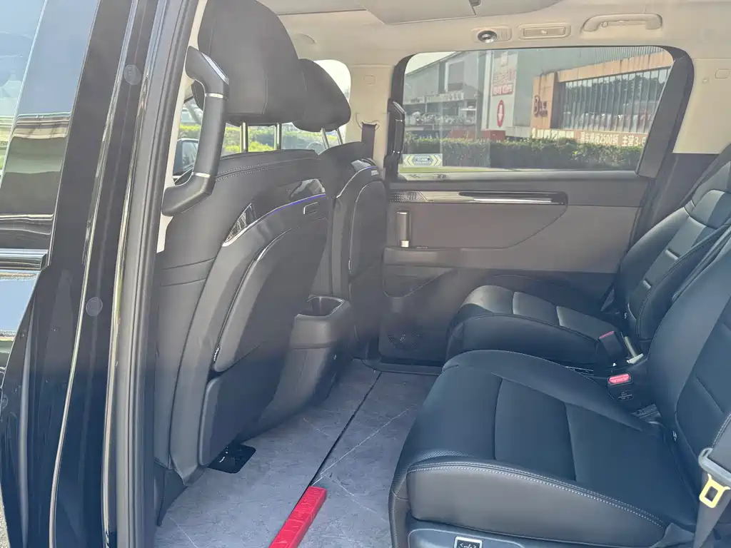 GAC Motor 传祺E8 PHEV — миниатюра 11
