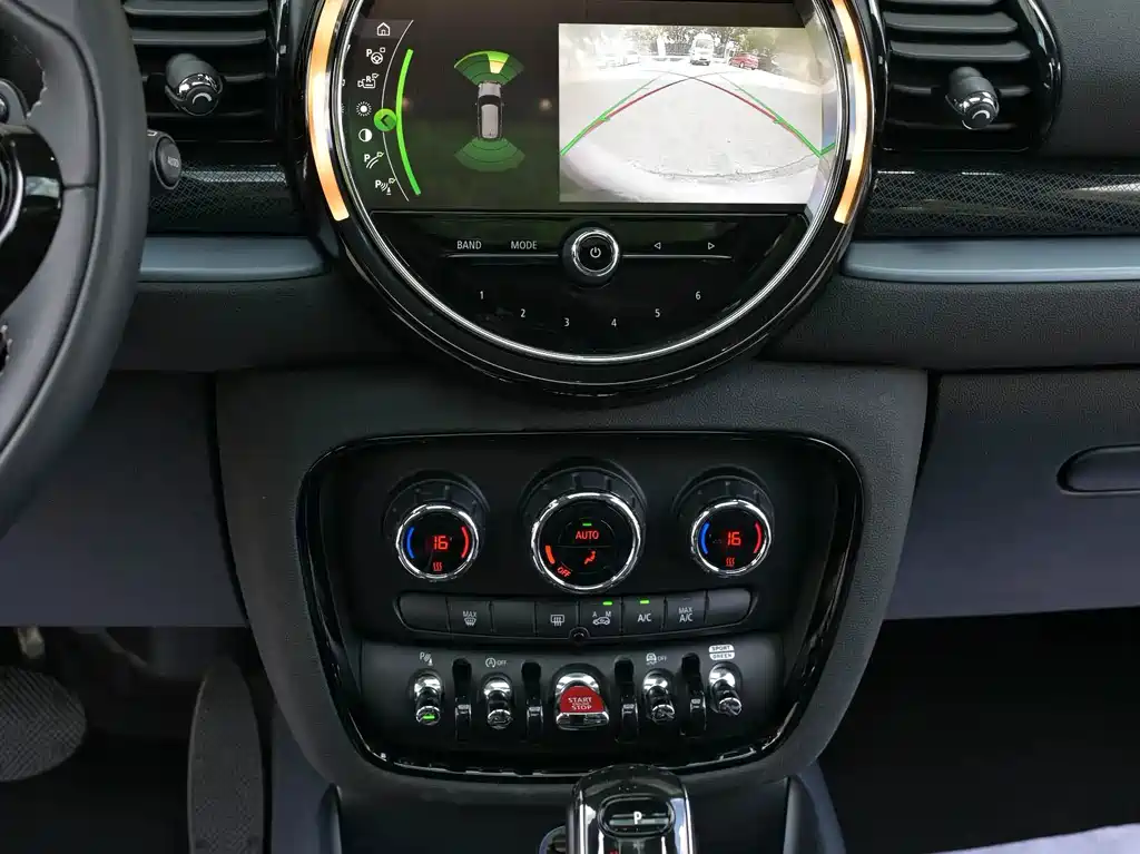 MINI Mini Clubman — миниатюра 6
