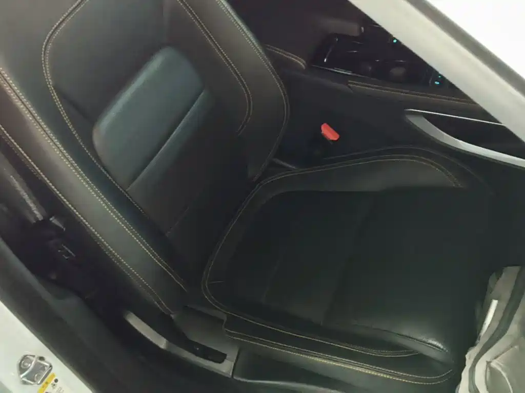 Jaguar F-PACE — миниатюра 25