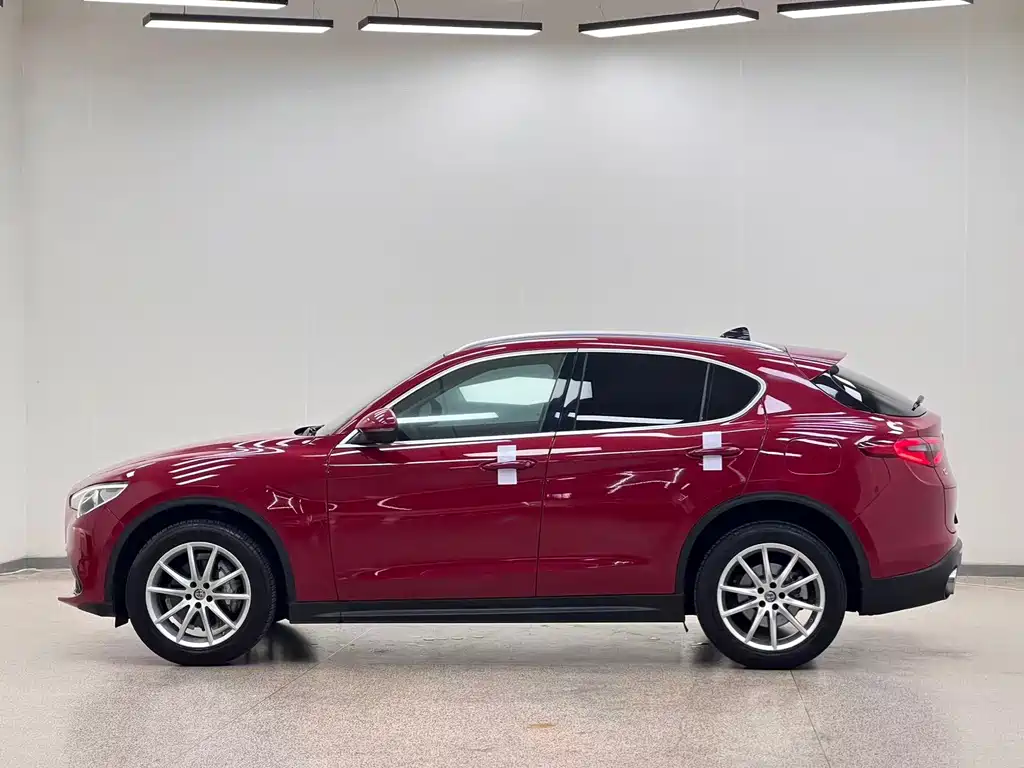 Alfa Romeo Stelvio — миниатюра 12