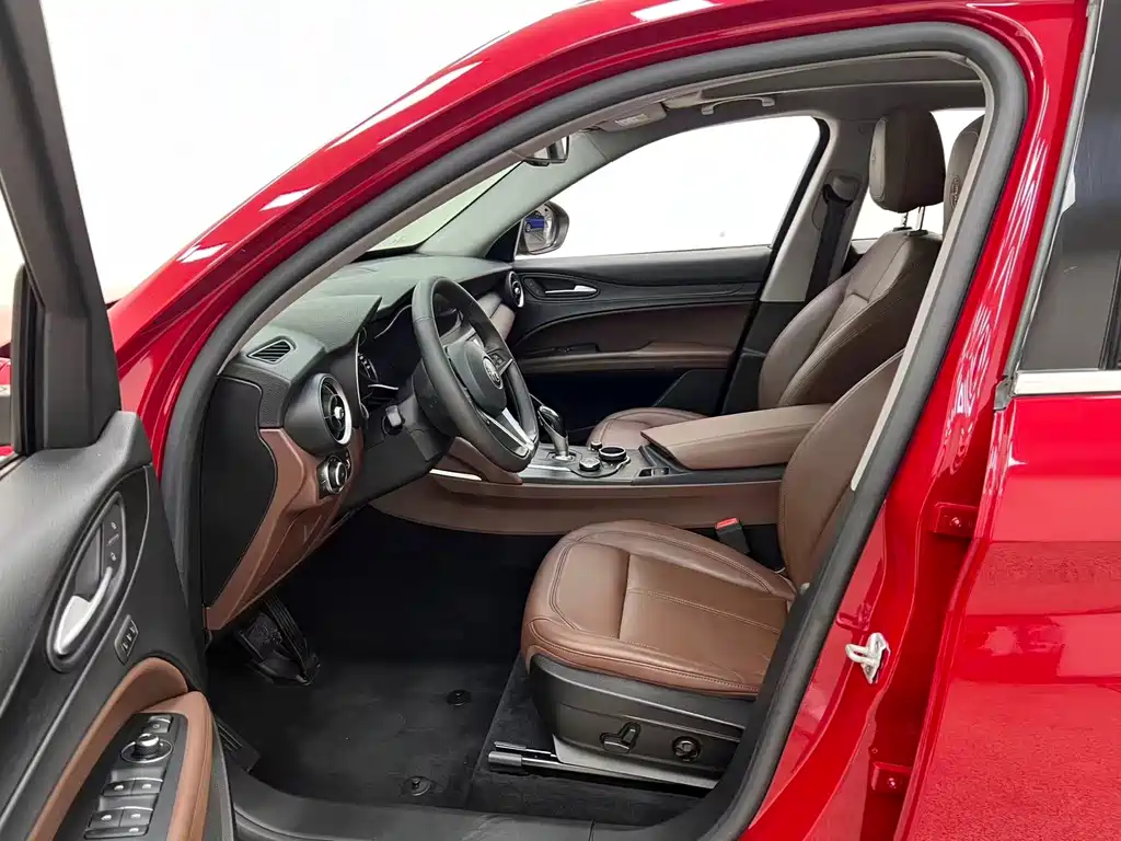 Alfa Romeo Stelvio — миниатюра 7