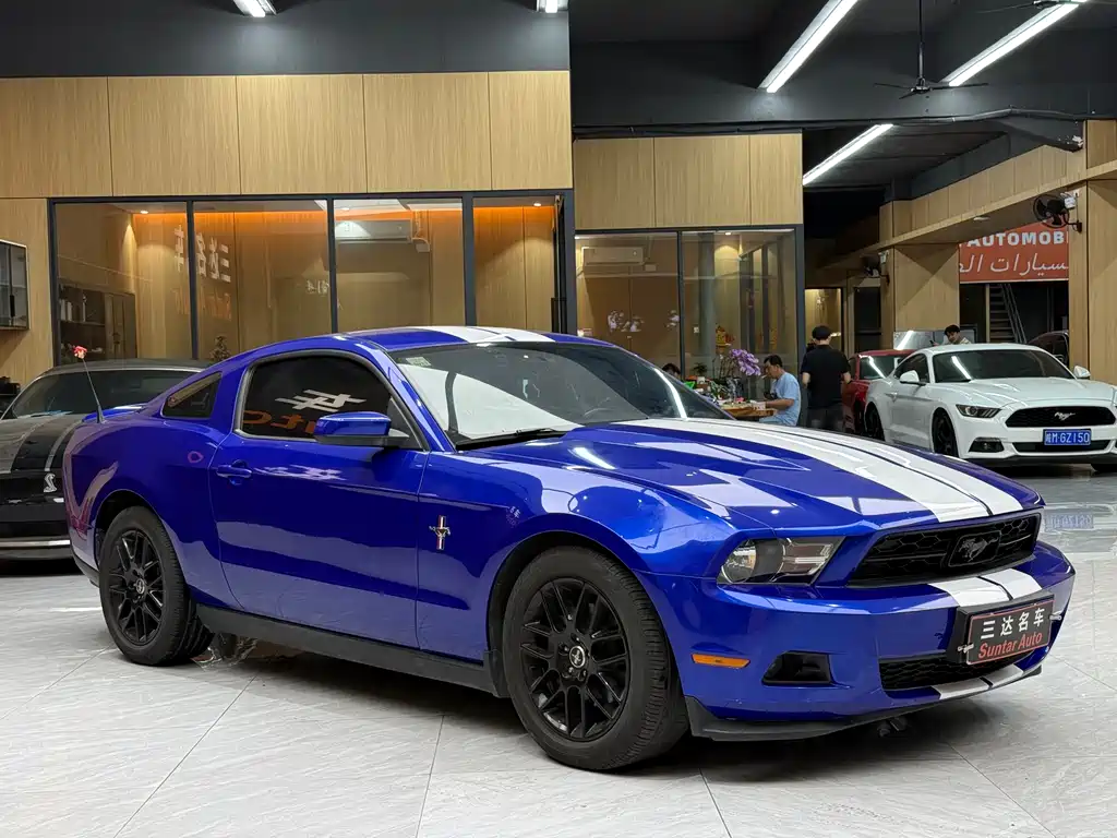 Ford Mustang 2012 3.7L V6 AT Luxury
