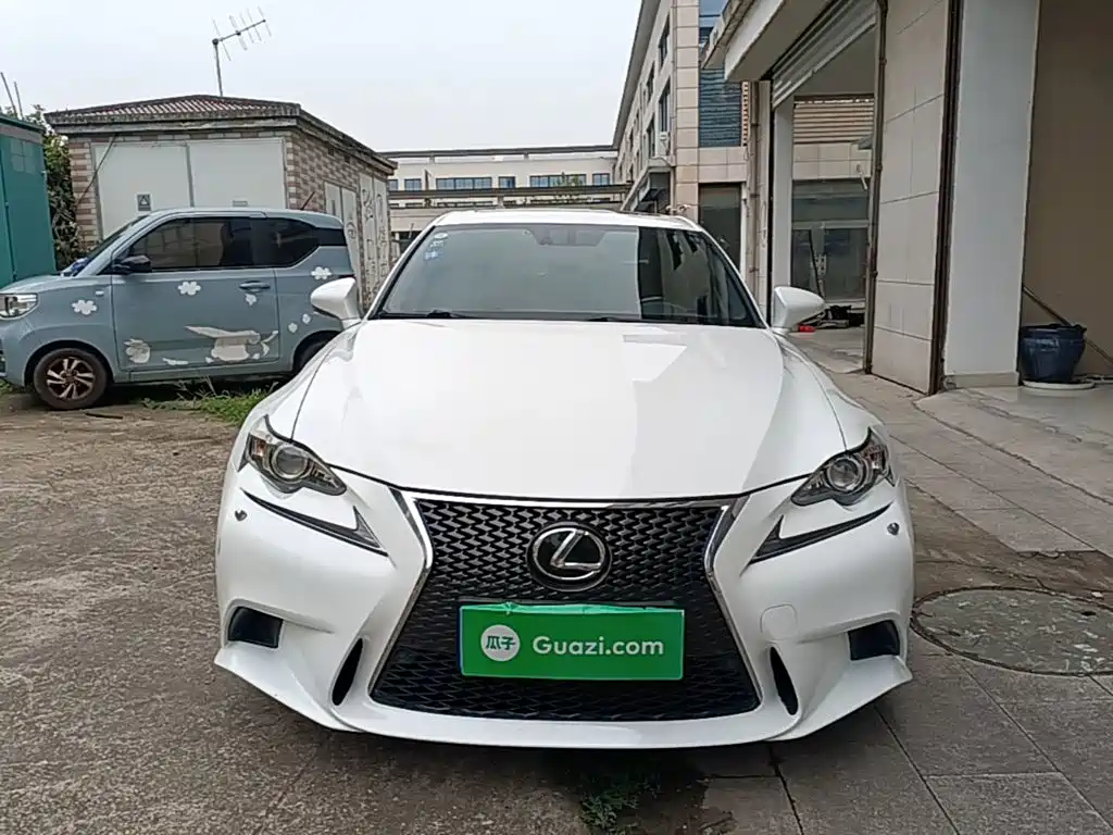 Lexus IS — миниатюра 3