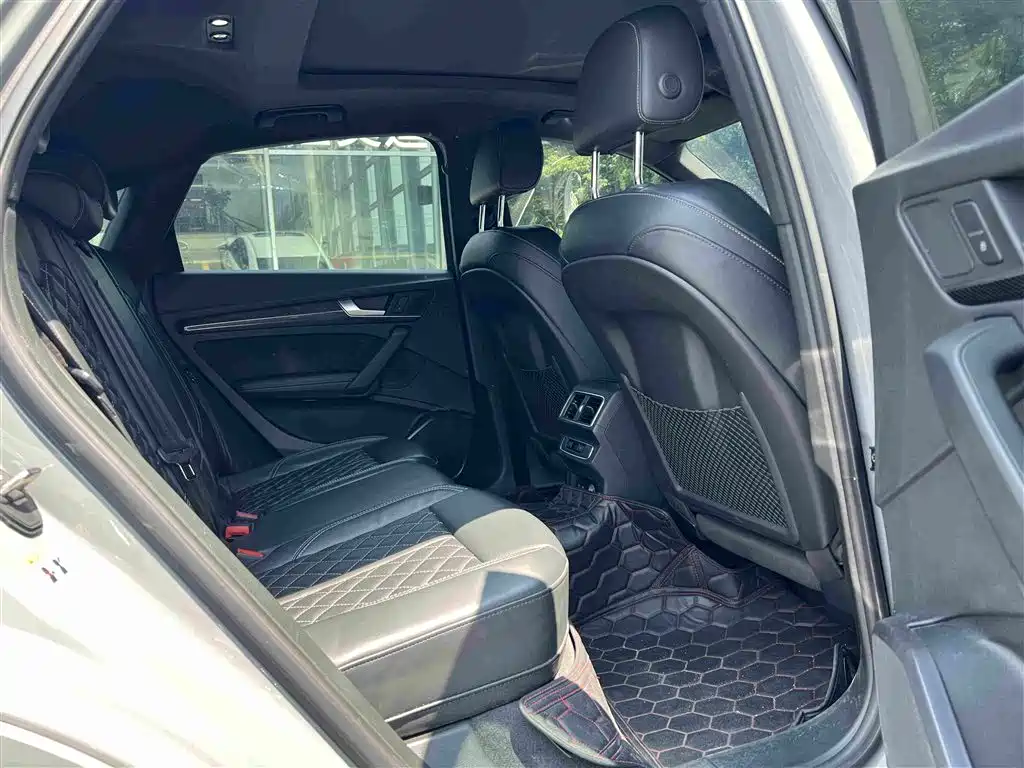 Audi Q5L Sportback — миниатюра 8