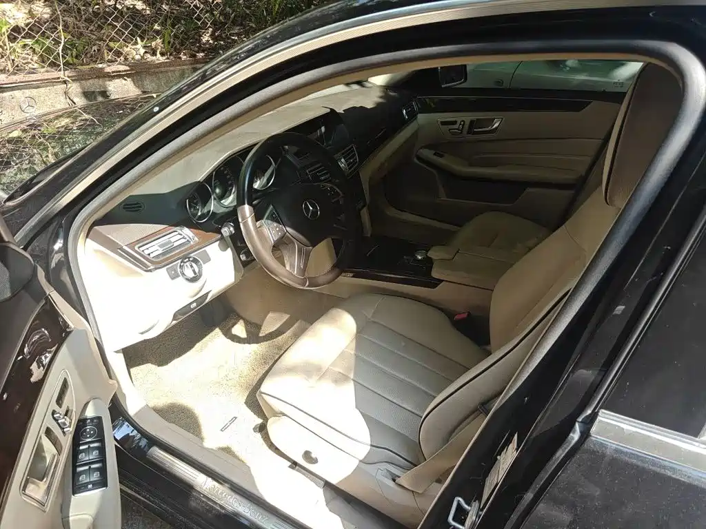 Mercedes-Benz E-Class — миниатюра 17