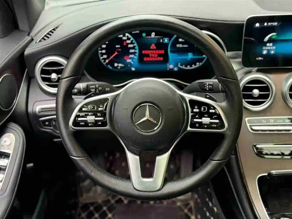 MERCEDES-BENZ GLC
